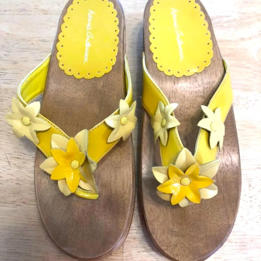 Hanna Anderson Yellow Flower Leather Wood Clogs 37/6.5
